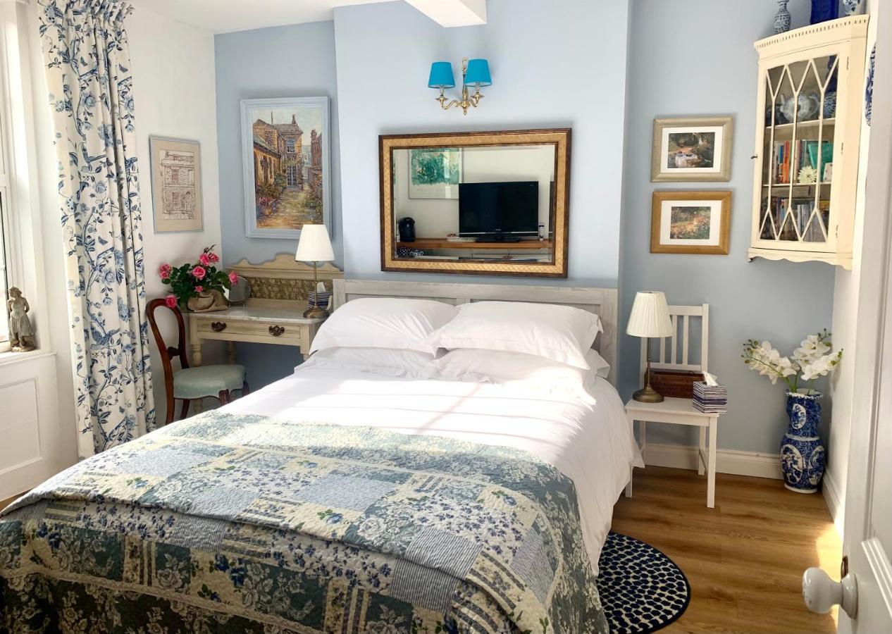 Esme'S Bed & Breakfast Уинчестър Екстериор снимка
